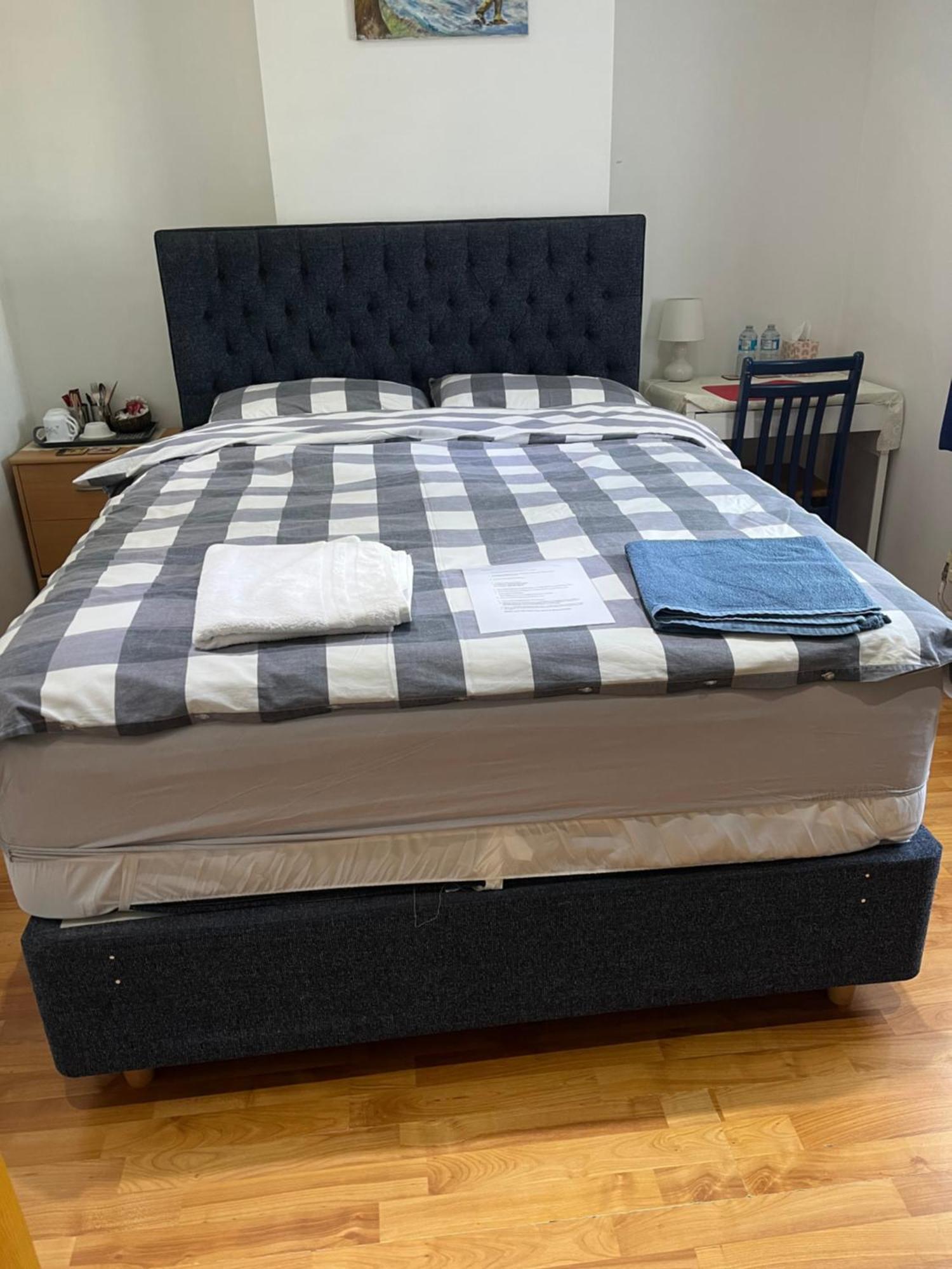 Large Double Bedroom With Free On Site Parking 킹스턴어폰템스 외부 사진